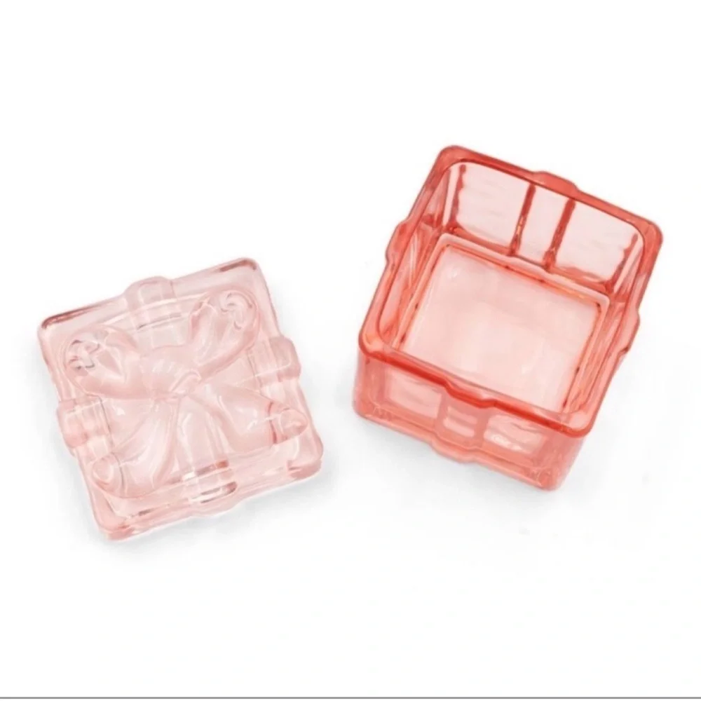 New Target Bullseye Playground Tinted Glass Pink Lidded Box with Bow, Spring